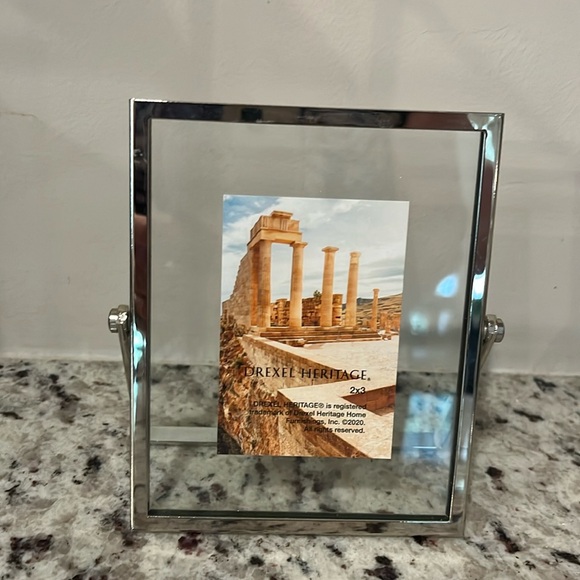 Metal/glass Drexel heritage picture frame - Picture 2 of 5